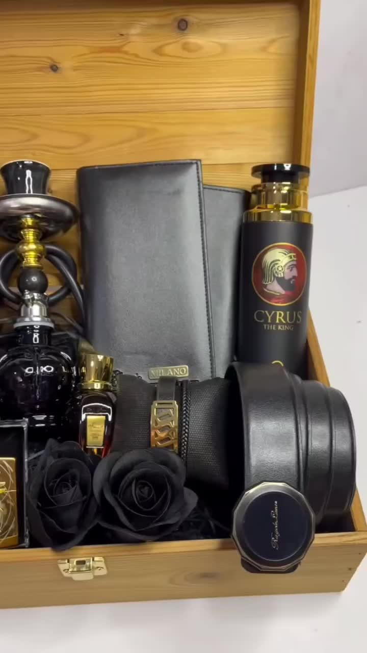 Men's-gift-pack,-black-men-model-2